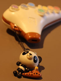 木製ストラップ!あたたかみの感じる木のぬくもり【オカリナとうさぎ】