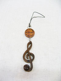 木製ストラップ!あたたかみの感じる木のぬくもり【ト音記号】